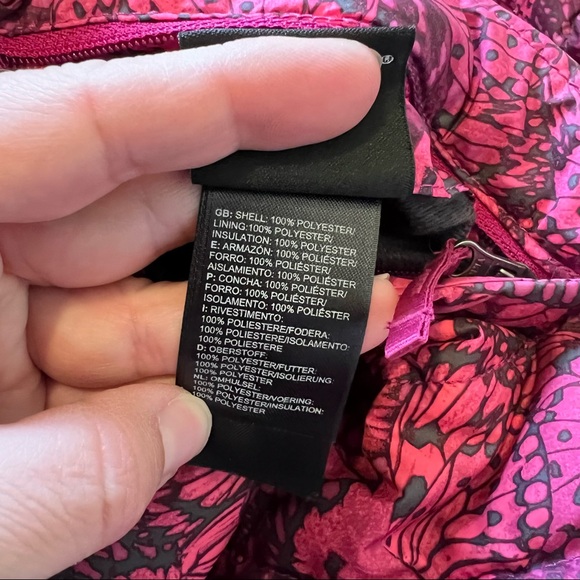 The North Face Roxbury Pink Reversible Camo Butterly & Faux Fur Winter Jacket - Picture 8 of 9